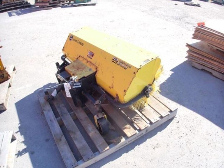 john-deere-52-image-3