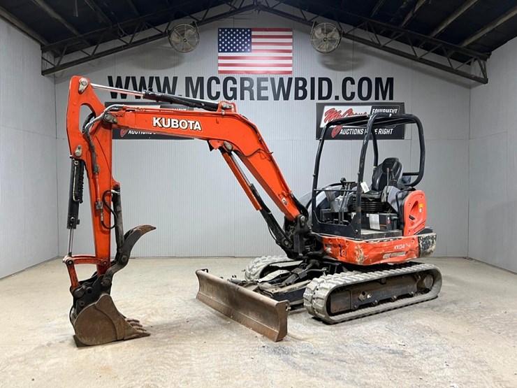 2020-kubota-kx040-4-image-1