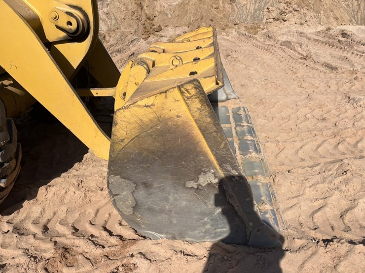 caterpillar-928g-image-9