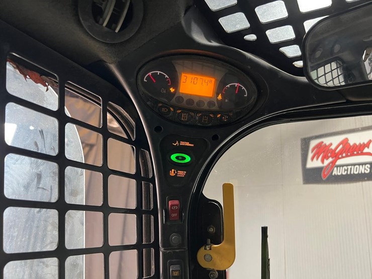 bobcat-t870-image-23