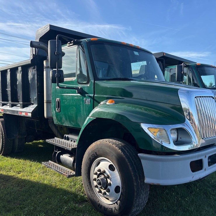 2006 INTERNATIONAL 7400