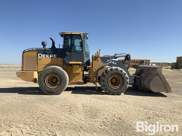 2019-deere-724k-image-4