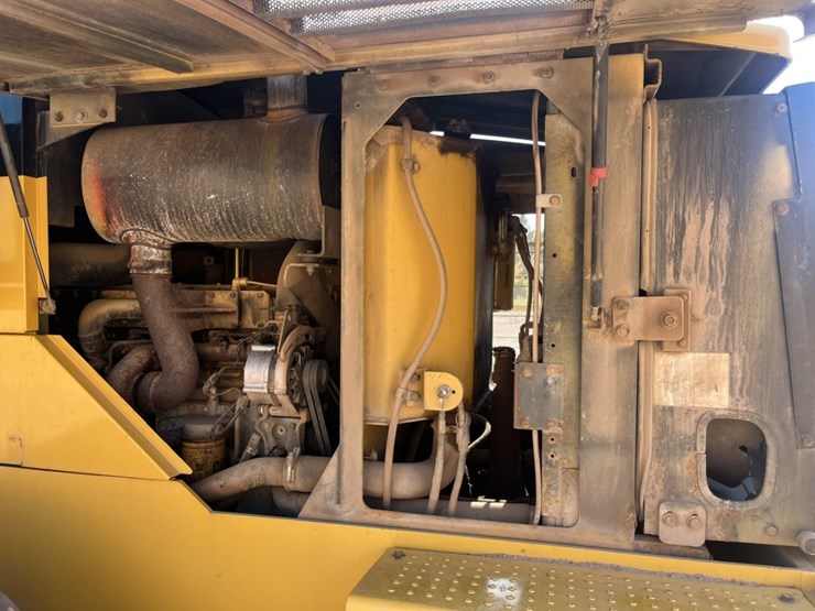 caterpillar-928g-image-73
