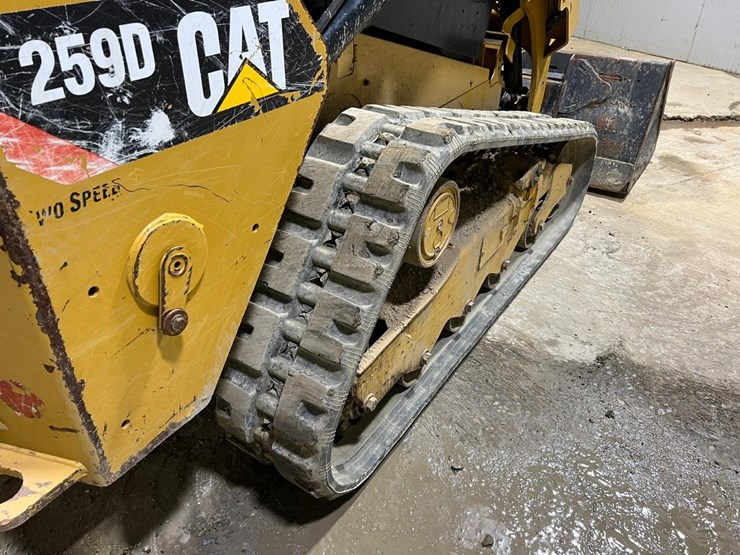 2016-caterpillar-259d-image-18