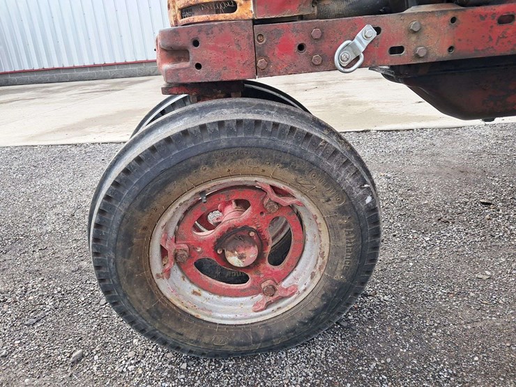 farmall-350-2wd-tractor-image-7