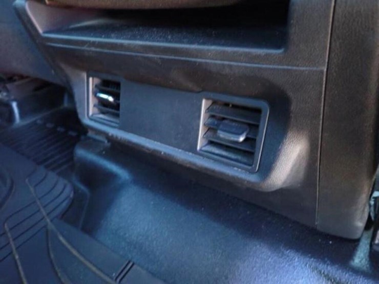 2022-chevrolet-silverado-1500-image-43