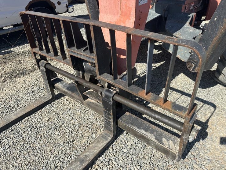 2006-jlg-g10-55a-image-19