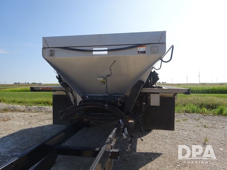 2021-john-deere-f4365-image-5