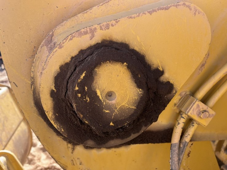 caterpillar-928g-image-26
