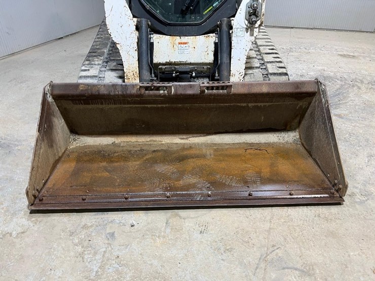2016-bobcat-t740-image-9
