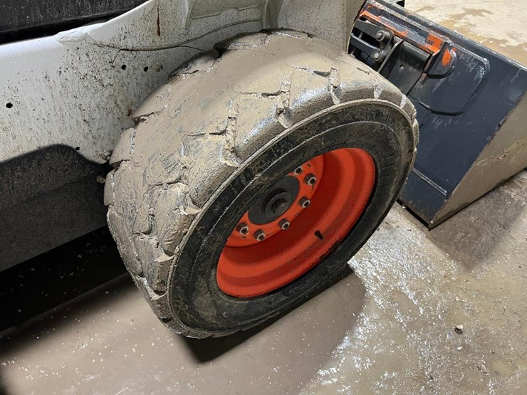 2017-bobcat-s550-image-16