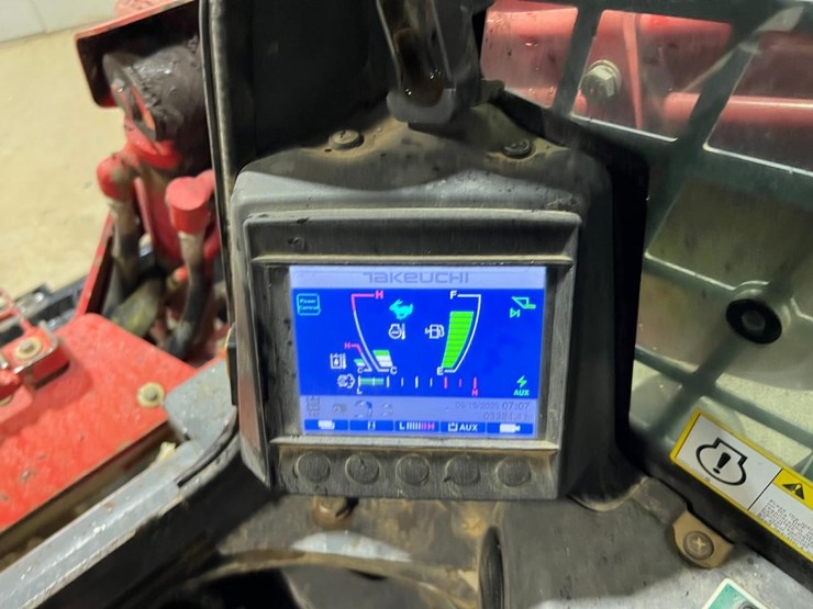 takeuchi-tl10v2-image-24