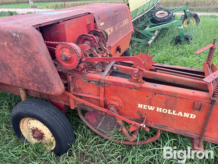new-holland-270-image-18