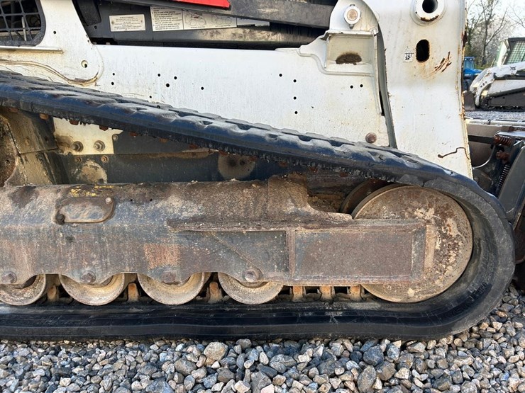 2017-bobcat-t740-image-17