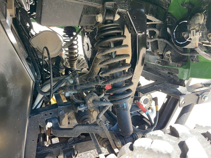 2016-john-deere-gator-image-14
