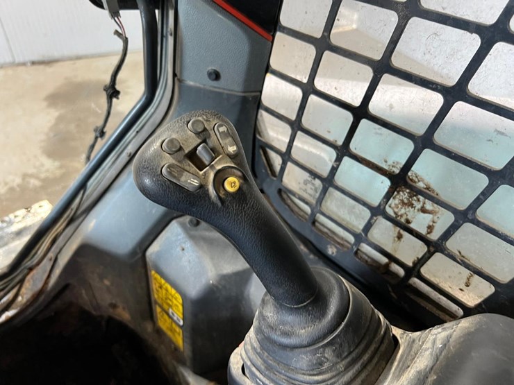 2021-bobcat-s64-image-24
