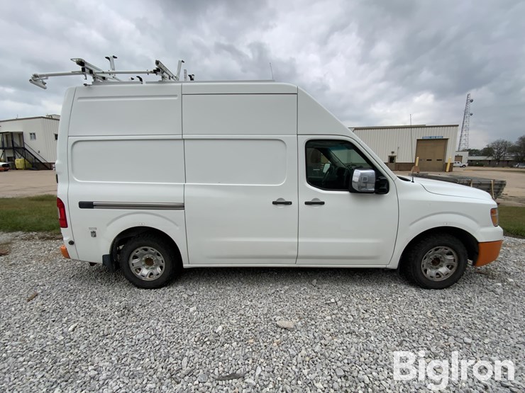 2017-nissan-nv2500-image-4