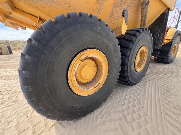 2020-volvo-a60h-image-21