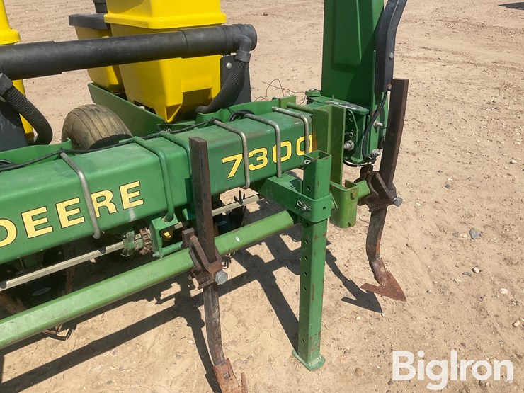 john-deere-7300-image-14