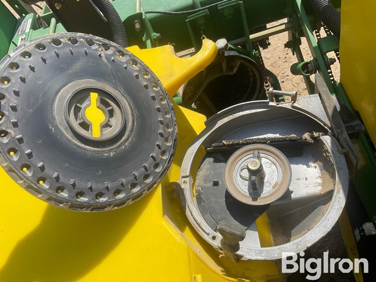 john-deere-7300-image-17