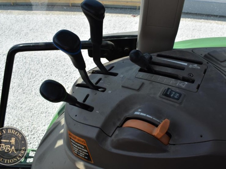 2017-john-deere-6120e-image-33