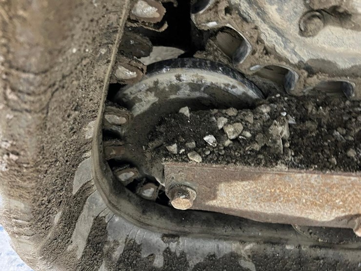2019-bobcat-t740-image-19