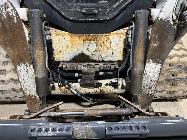2019-bobcat-t740-image-10