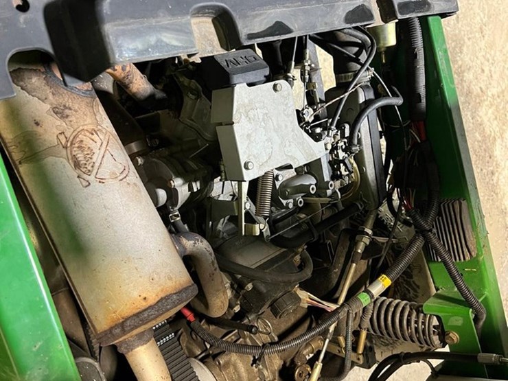 john-deere-gator-image-14