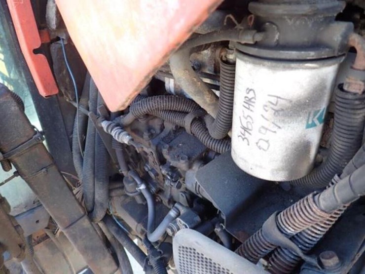 2016-kubota-m7040d-image-35