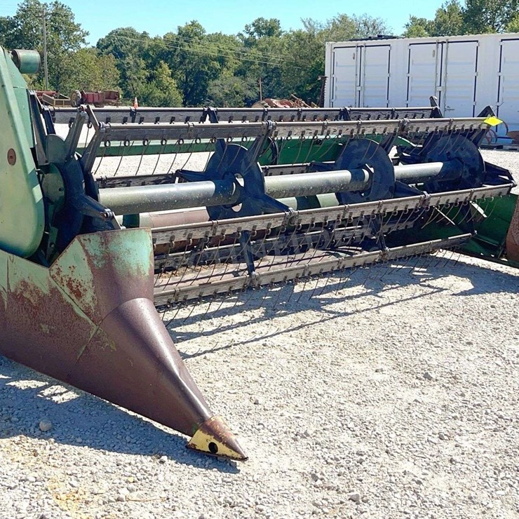 JOHN DEERE 213