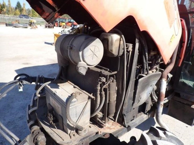 2016-kubota-m7040d-image-31