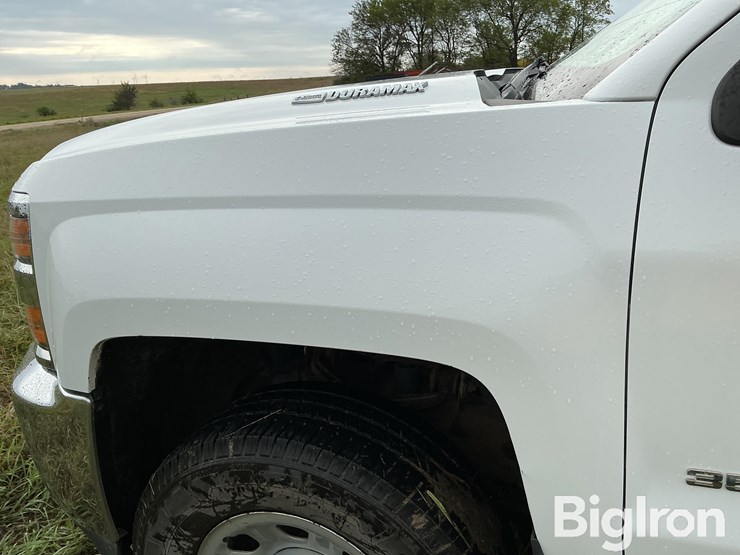 2015-chevrolet-silverado-3500-image-16
