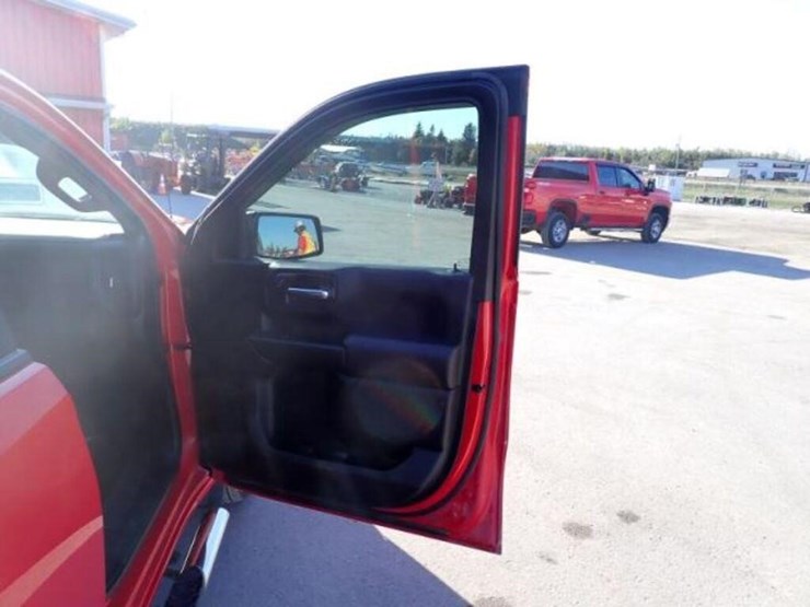 2022-chevrolet-silverado-1500-image-37