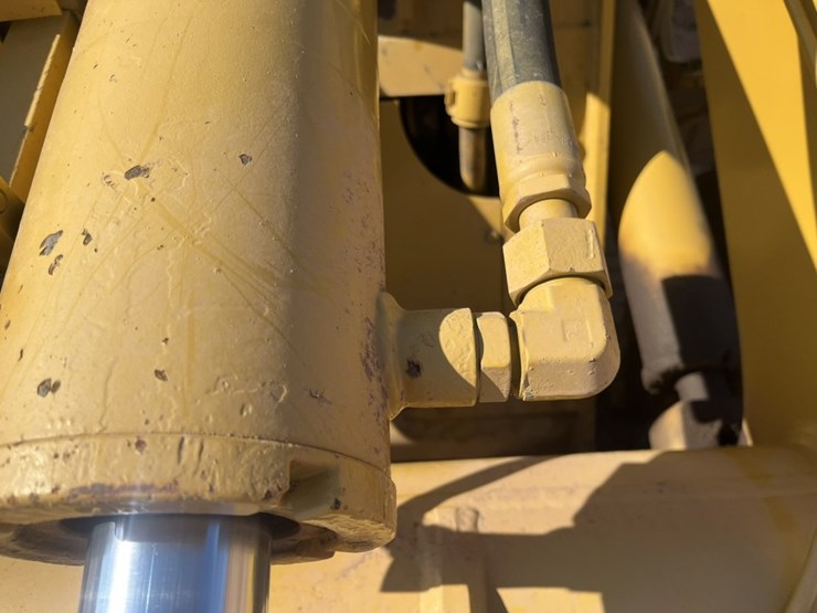 caterpillar-928g-image-42