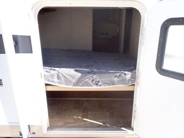 2012-skyline-nomad-t/a-travel-trailer-1se200r21cf0-image-100