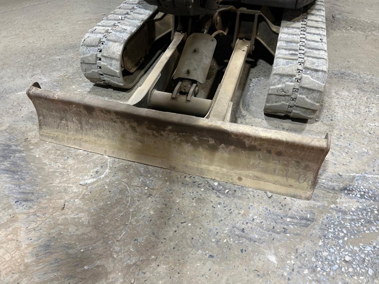 2020-bobcat-e32-image-11