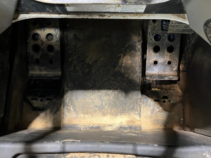 2019-bobcat-t870-image-32