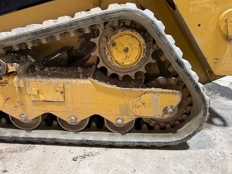 2016-caterpillar-259d-image-15