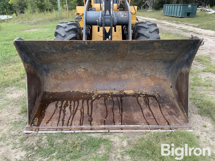 2015-deere-544k-image-10