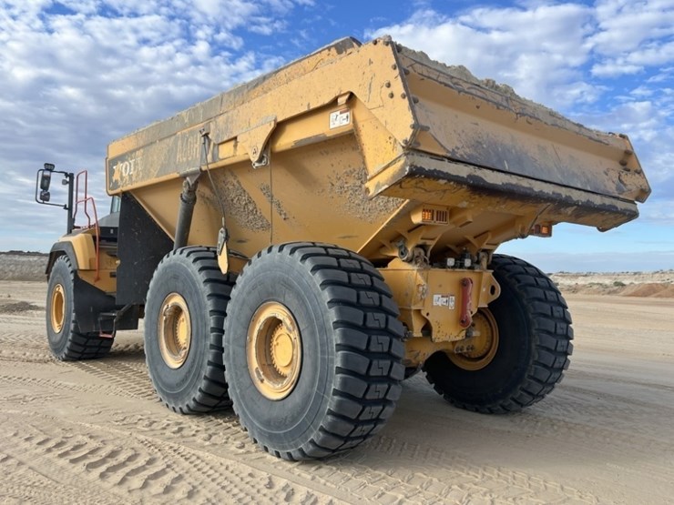 2020-volvo-a60h-image-3