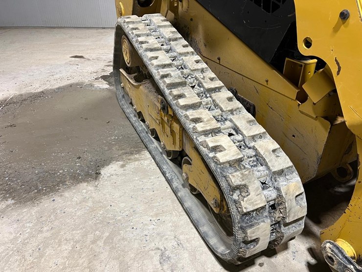 2016-caterpillar-259d-image-21