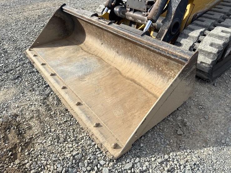 deere-331g-image-9
