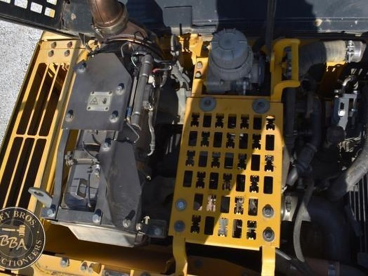 2014-komatsu-pc210-10-image-59