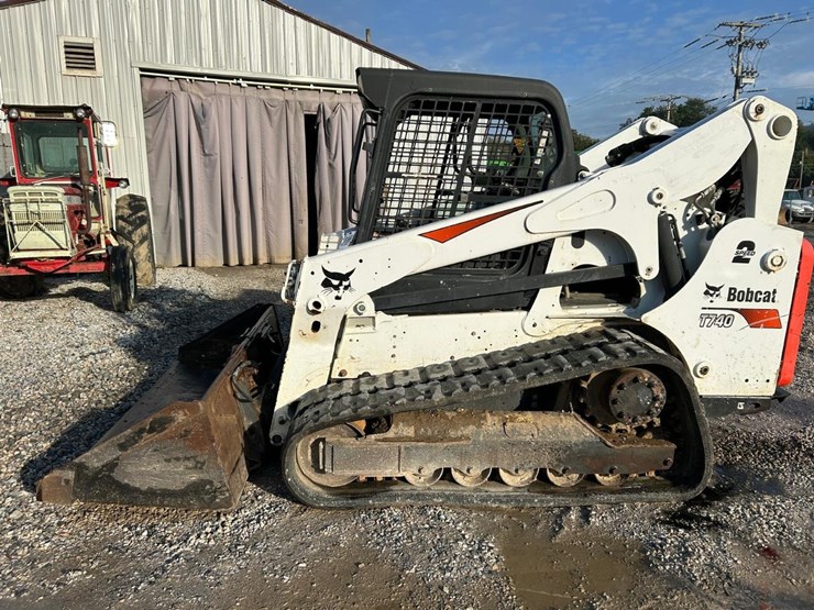 2017-bobcat-t740-image-2