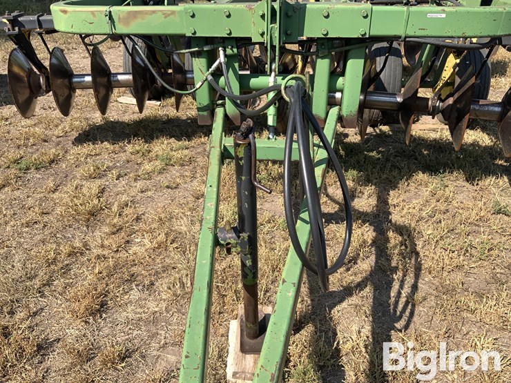 john-deere-310-image-12