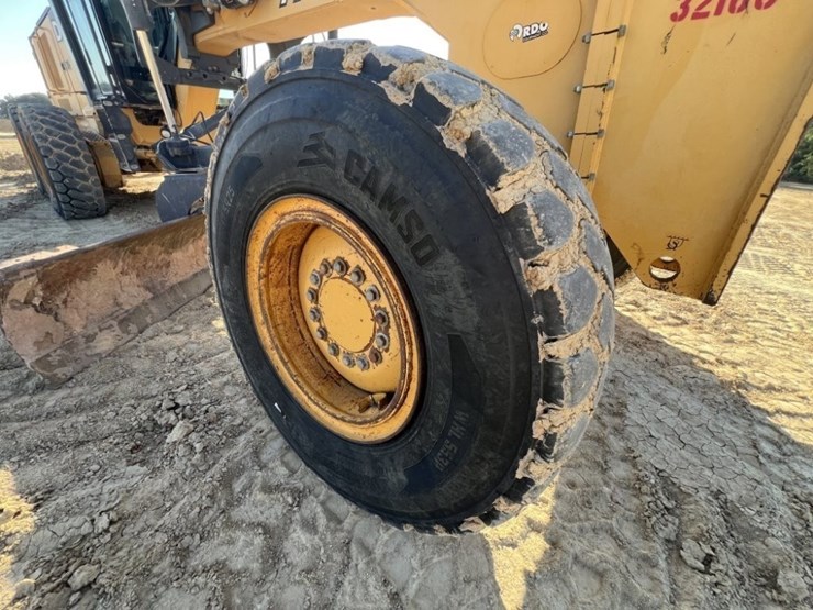 2011-deere-772gp-image-42