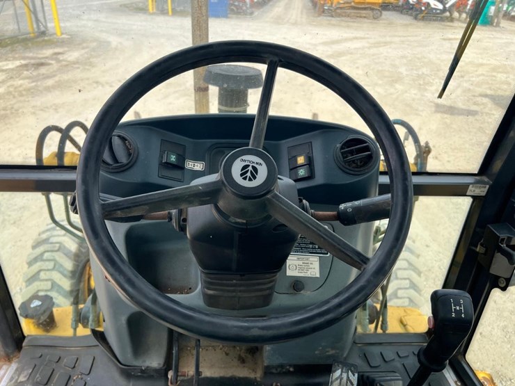 new-holland-b95-image-31