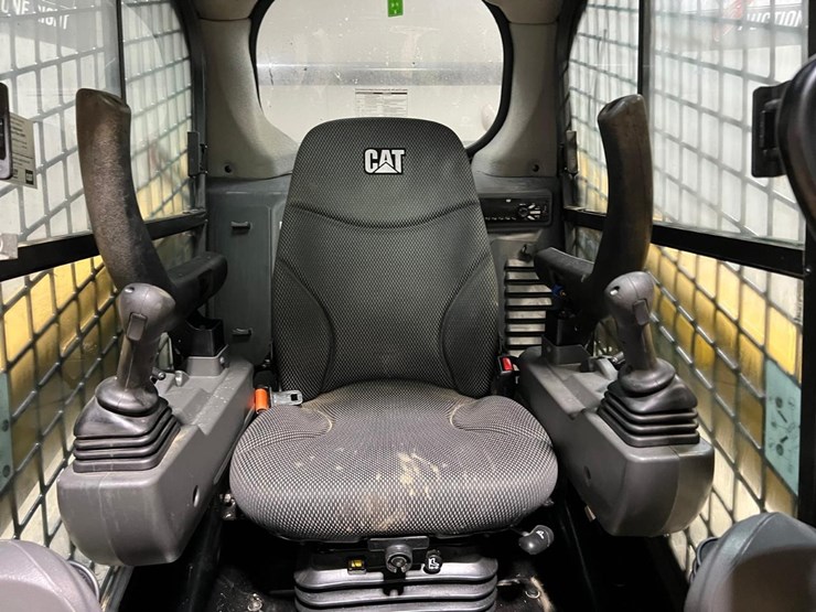 2019-caterpillar-259d3-image-22