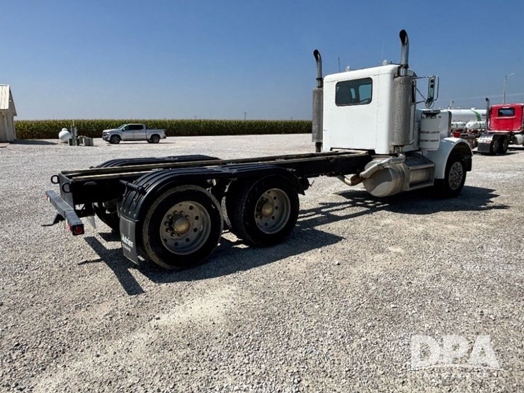 1986-peterbilt-359-image-9