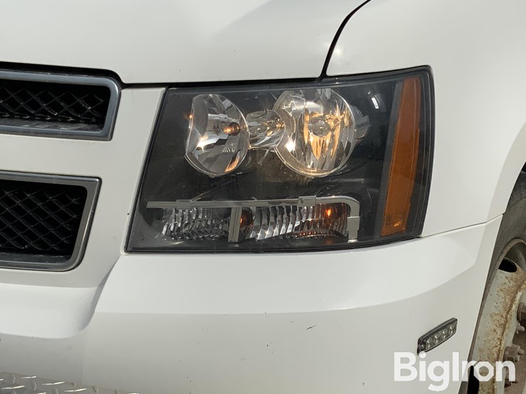 2008-chevrolet-suburban-2500-ls-image-13